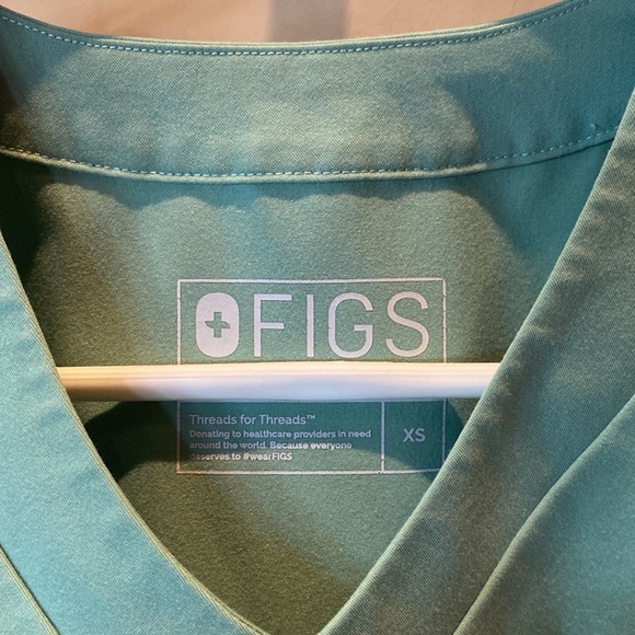 Figs Scrubs set xs top and small jogger - Picture 2 of 6